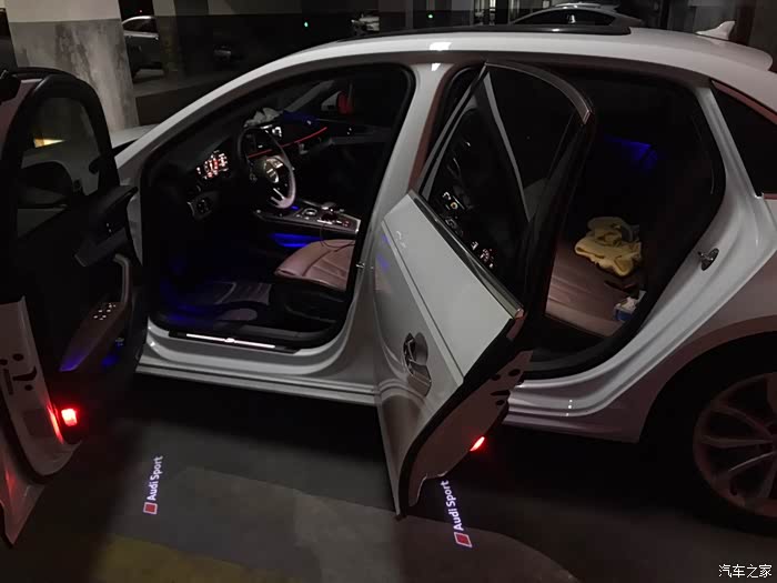 【图】晒下自己安装的迎宾灯石英版的高清_奥迪a4l论坛_汽车之家论坛