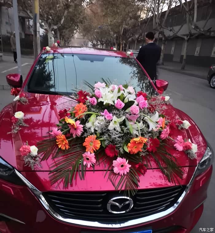 来晒晒你们的阿特兹当主婚车照片