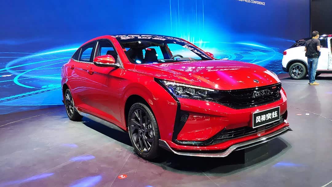 东风风神奕炫,外观上带有运动套件的设计