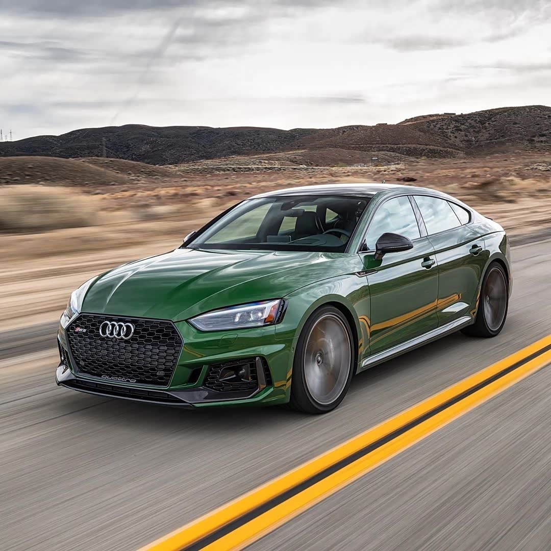 奥迪rs5豪华四门高性能中型轿跑这个定位很小众