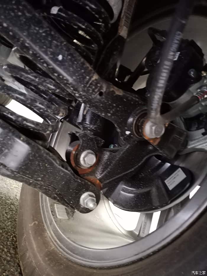【图】cs55底盘生锈_长安cs55论坛_汽车之家论坛
