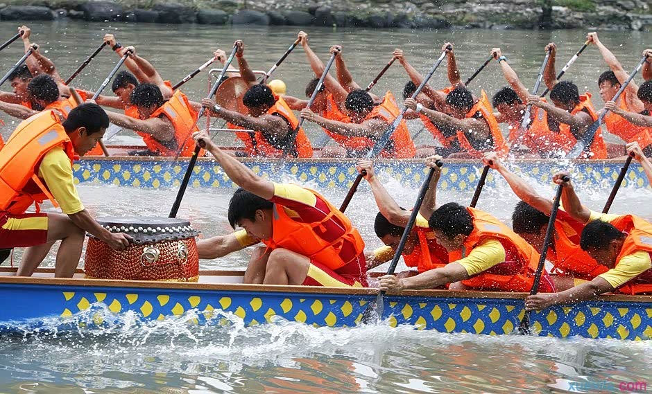 世界性的比赛项目中就有划龙舟这一项活动,可见这个活动的影响力