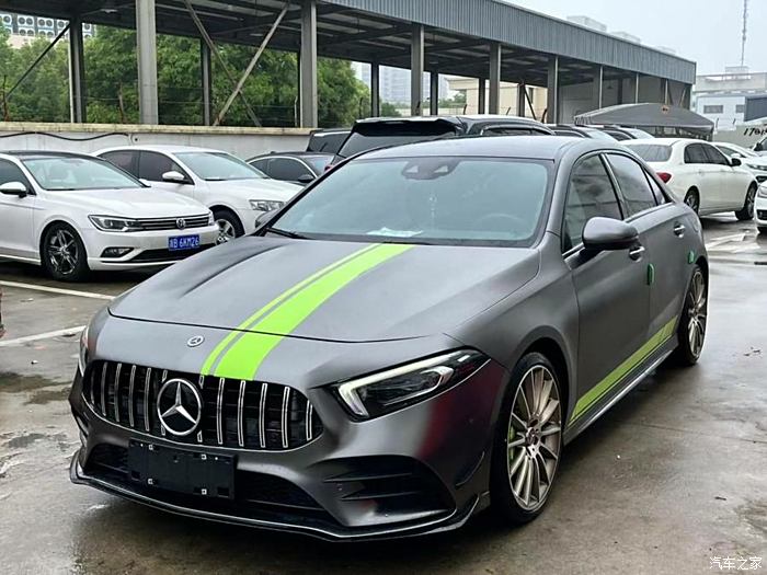 出手一臺2019年奔馳a級amg4matic