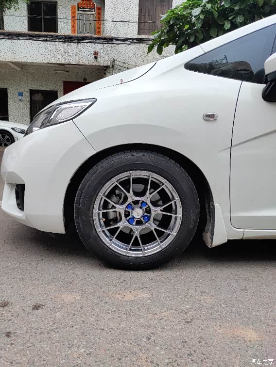 小飞度改装15寸雅泛迪n971旋压轮毂车之羽