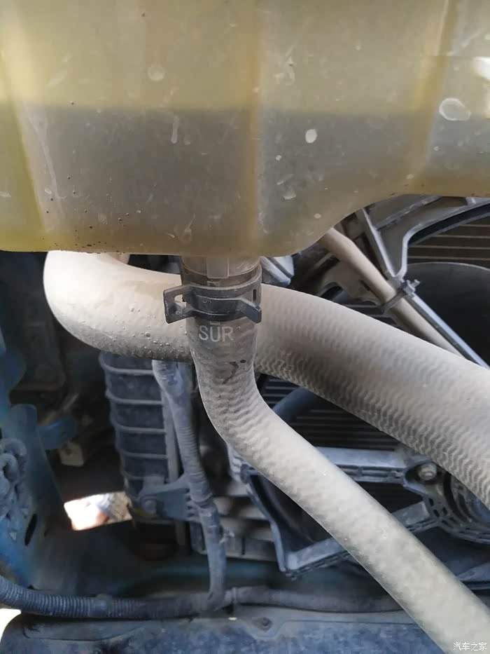 冷却液箱怎么拆