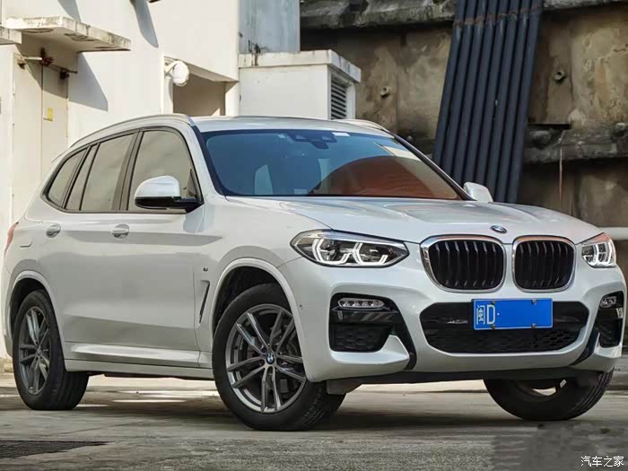 出2019年宝马x3m运动套装一台