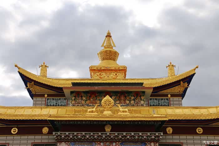 塔公草原木雅金塔