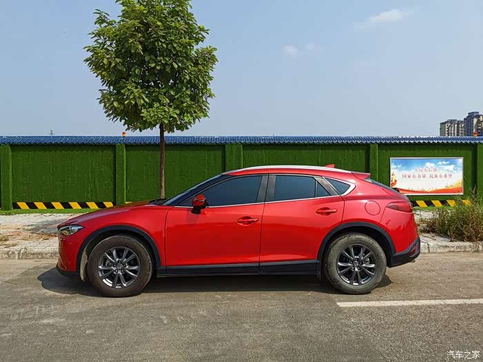 【图】魂动红的cx4,遇见蓝天和白云_马自达cx-4论坛_汽车之家论坛