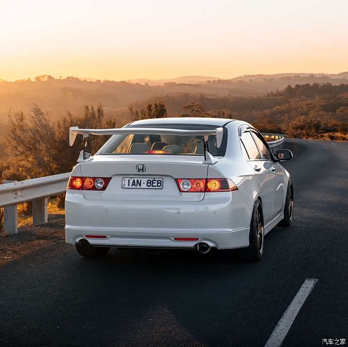 本田雅阁7代 cl9 欧版,也就是思铂睿
