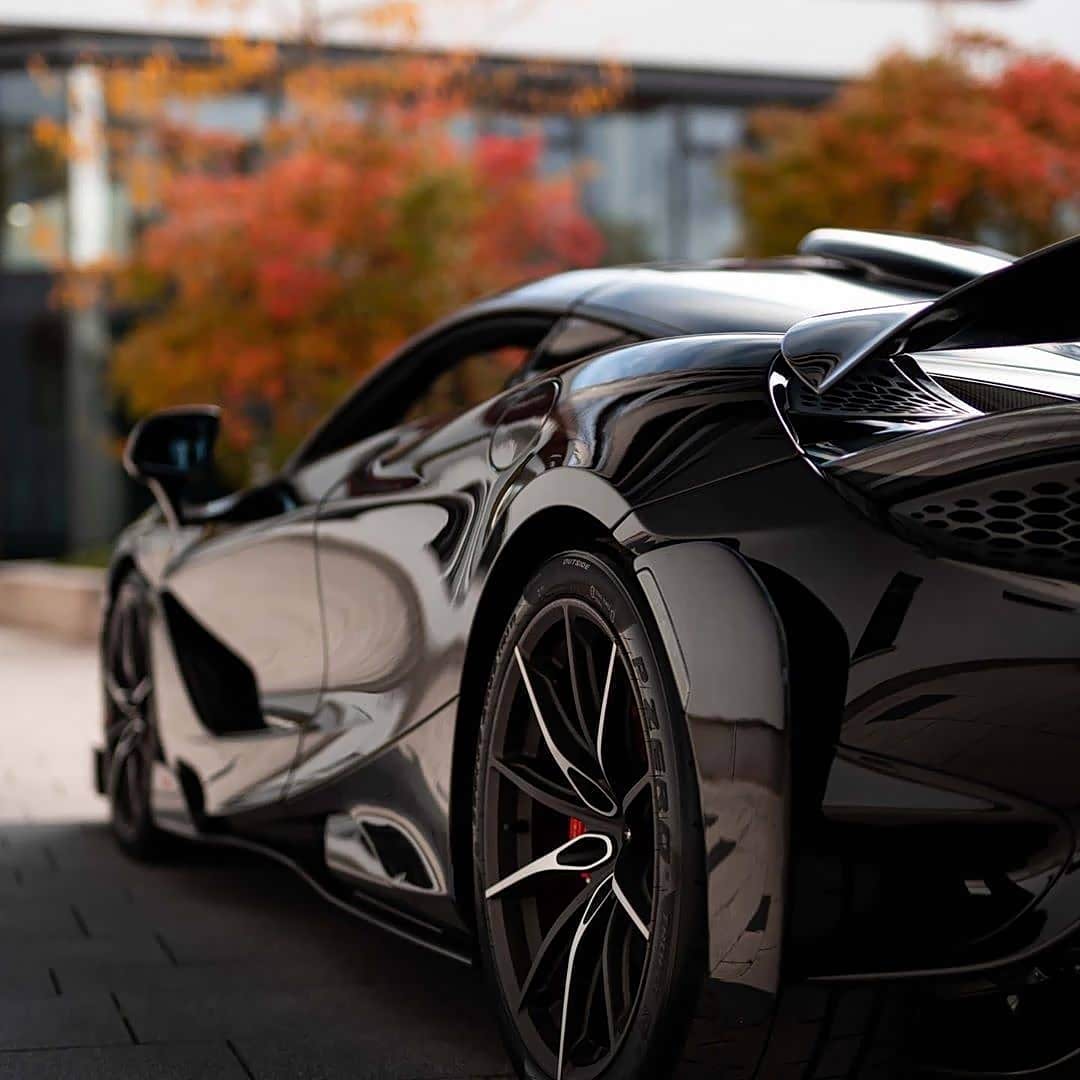 迈凯伦765lt 还是黑色好看