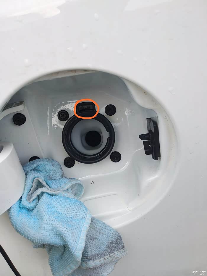 大佬们焕驰油箱是不是密封的