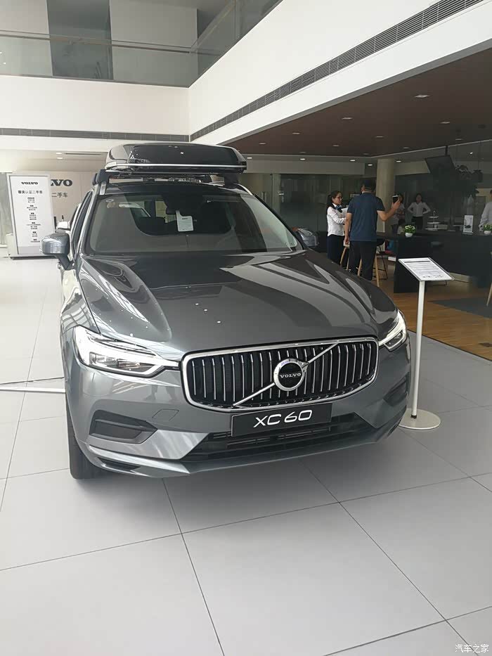 1642 | 回复: 9 沃尔沃xc60论坛 想入手t5,大家给发几张幻夜银的照片