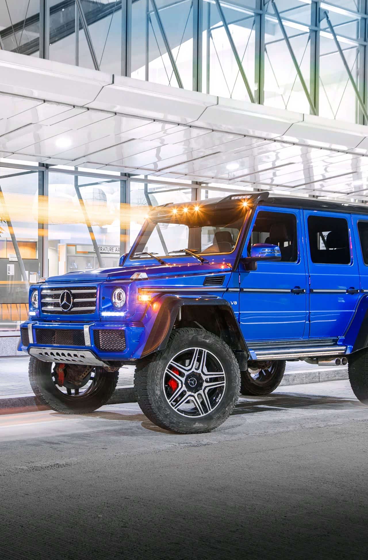 奔驰大g来越野过个小坑小意思遇到堵车坡上过