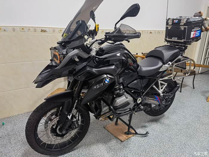 黑武士蓝鸟锐变黑鸟r1200gs