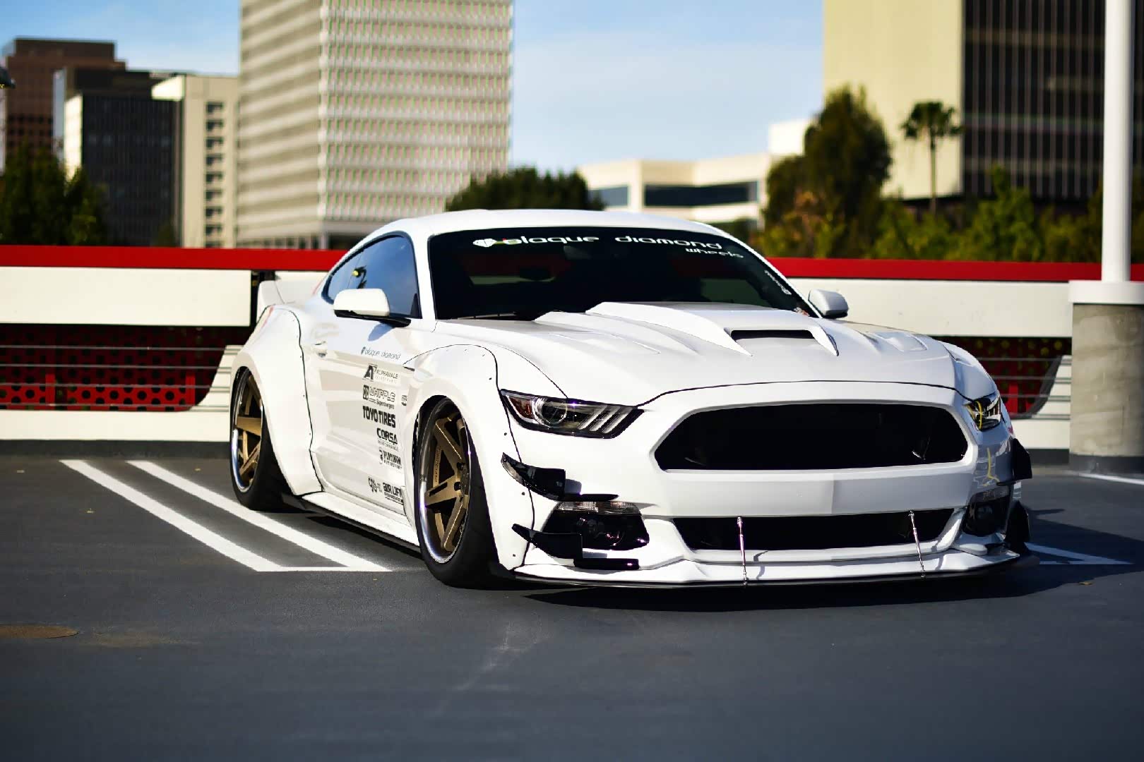 白色宽体福特mustang gt 酷炫.