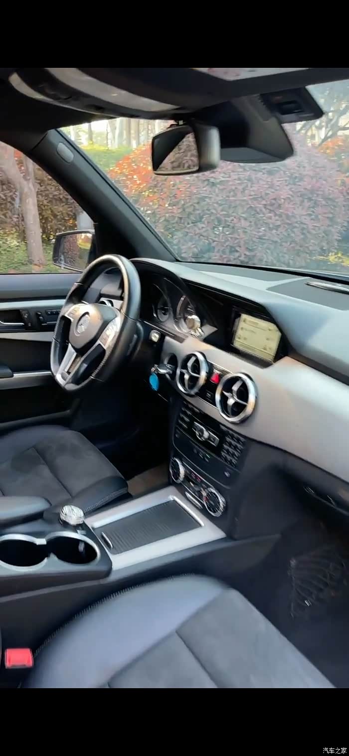 奔驰glk内饰一览豪华时尚
