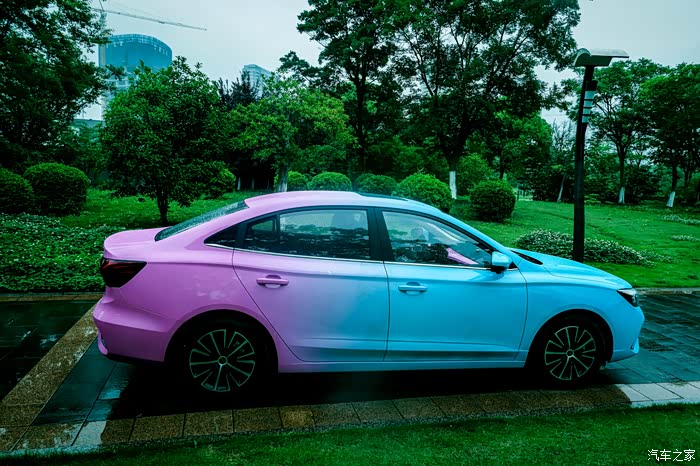 晒出你身边的改装车#个性车衣前后渐变引领潮流时尚~i5