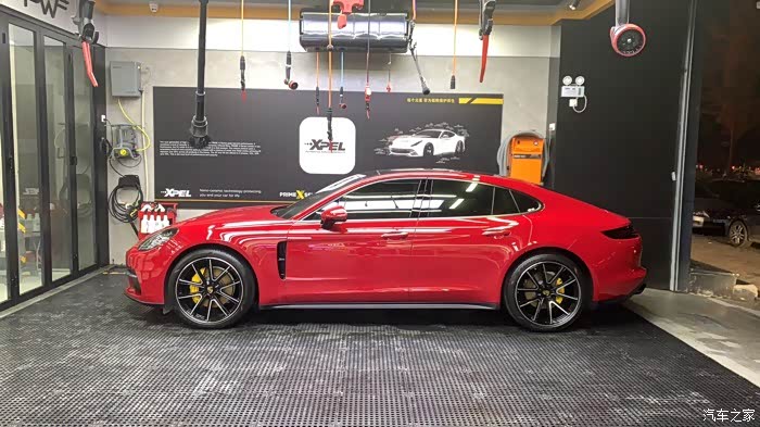 帕拉梅拉卡钳颜色