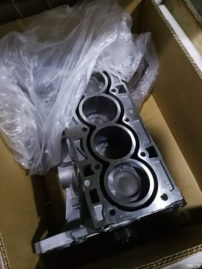 请问有遇到过发动机气缸漏水吗?