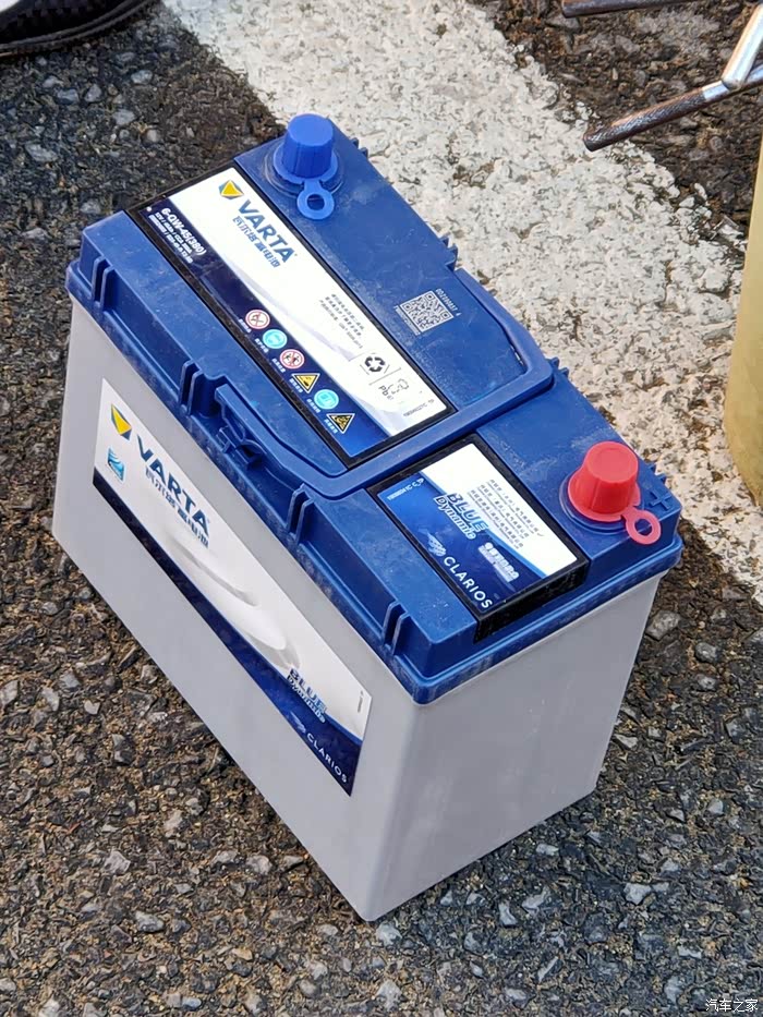 2013款12新赛欧更换瓦尔塔蓝标电瓶