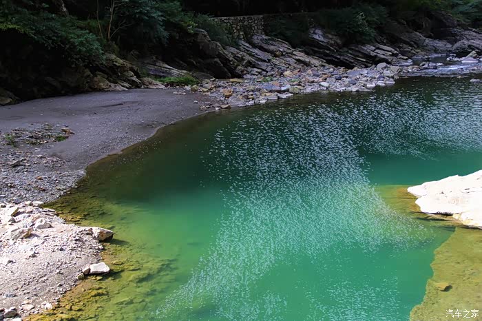 秋游藏龙潭cs75在大山之间驰骋