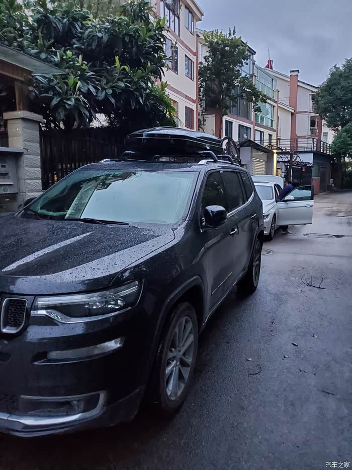 大指挥官车顶行李架