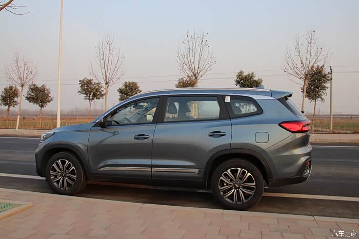 2019年年首奇瑞老车主给你点颜色看看钛金灰胡八我的大爱