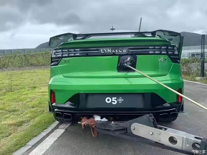 领克05尾翼造型