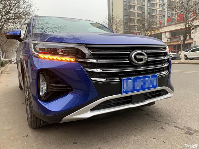 蓝色魅影传祺小四