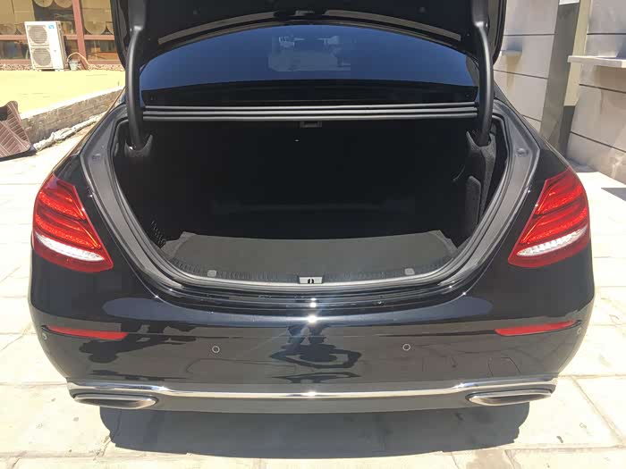 后备箱,大小一般般吧,够用了.