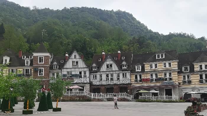 爱车带我游法式风情小镇,白鹿.