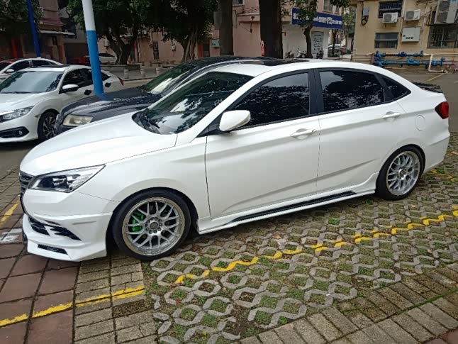 中山逸动dt改装包围