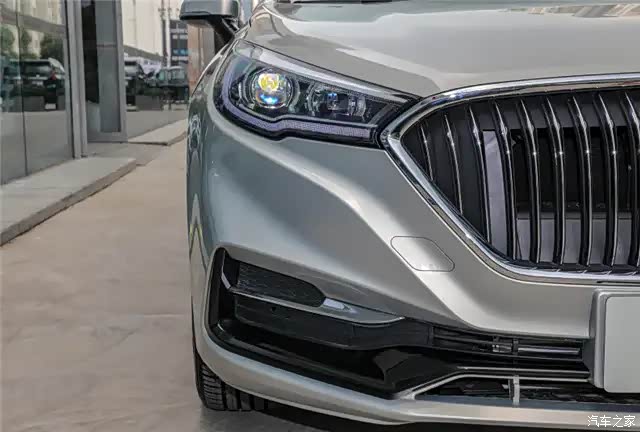 【图】前脸大尺寸的直瀑式进气格栅看上去非常威武_爱迪尔论坛_汽车之