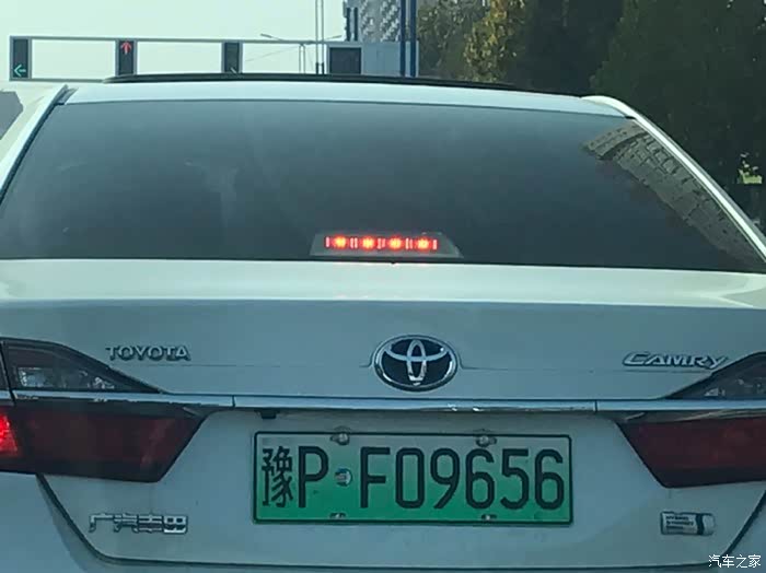 绿牌凯美瑞,谁能告诉我,他是怎么上的绿牌!