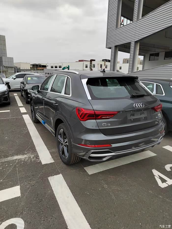 22款天云灰 45 tfsi quattro 时尚动感型_奥迪q3论坛_汽车之家论坛