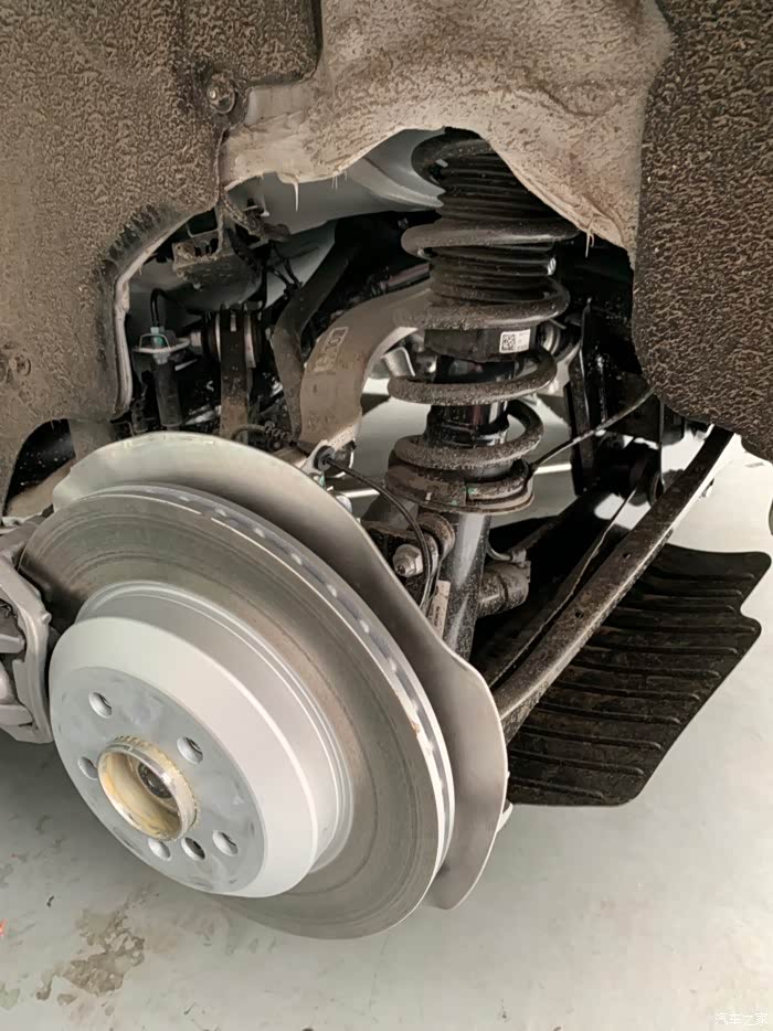 新x3动态减震悬挂图片.