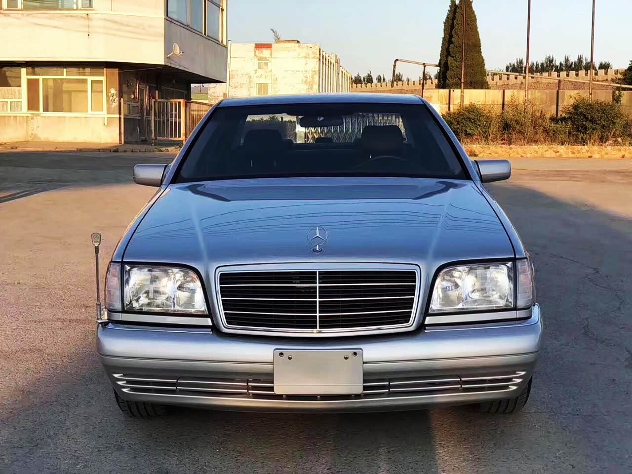 98款奔驰s320始终还是那么帅气迷人!