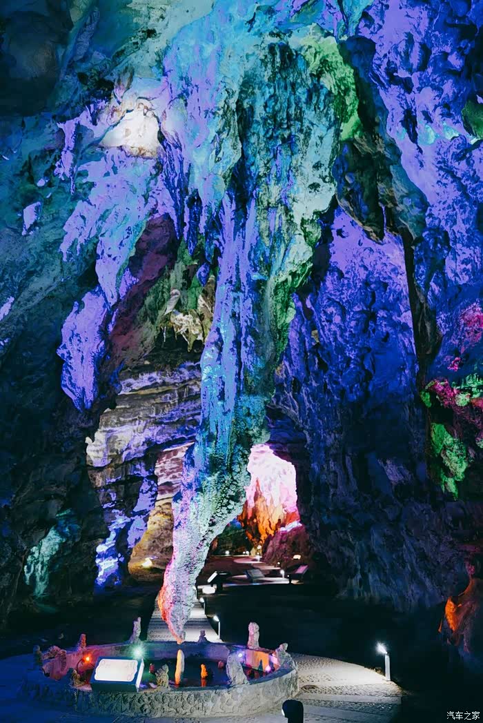 亦真亦幻美妙绝伦令人惊叹的吉星岩溶洞