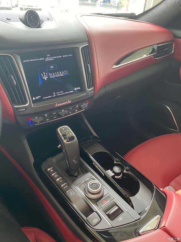 【图】重庆出19年玛莎莱万特白外红内新款档杆_玛莎拉蒂论坛_汽车之家