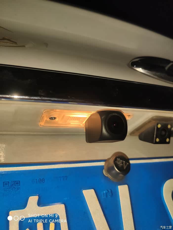 求问行车记录仪后摄像头布线
