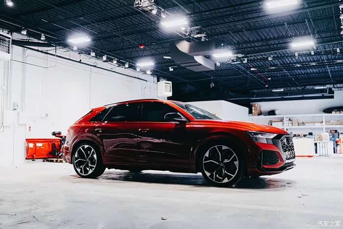 audirsq840l纽北赛道王者国内加价啊