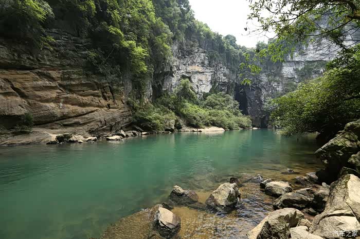 往前走就盘丝洞,我也懂为啥叫盘丝洞,没写我还懂这个景点呢
