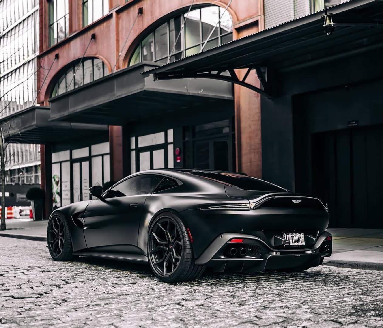 aston martin vantage 黑色猛兽,霸气侧漏