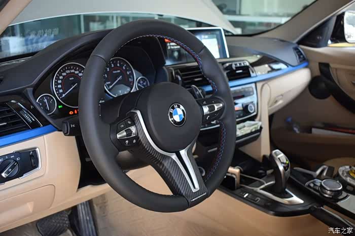 宝马m3方向盘的"定速巡航 换挡拔片 原厂气囊"更提升方向盘的性能颜值