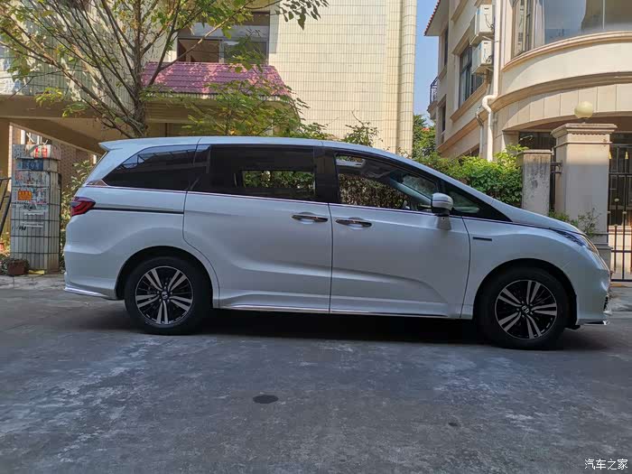 入手奥德赛锐混动-尊享版!