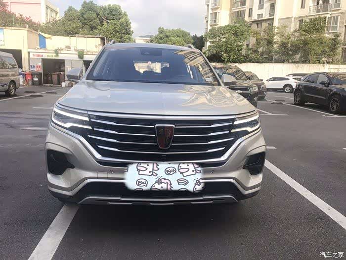 这台车其实是金色的,不过我不说的话估计车友们都看不出来吧!