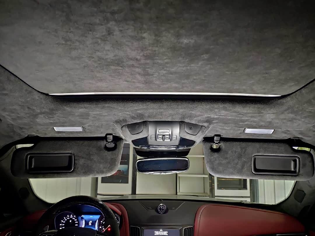 玛莎拉蒂levante顶棚加装alcantara翻毛皮