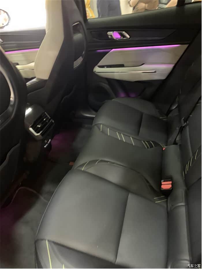 【图】父子齐看车,感受05试驾让老爹服气_领克05论坛_汽车之家论坛