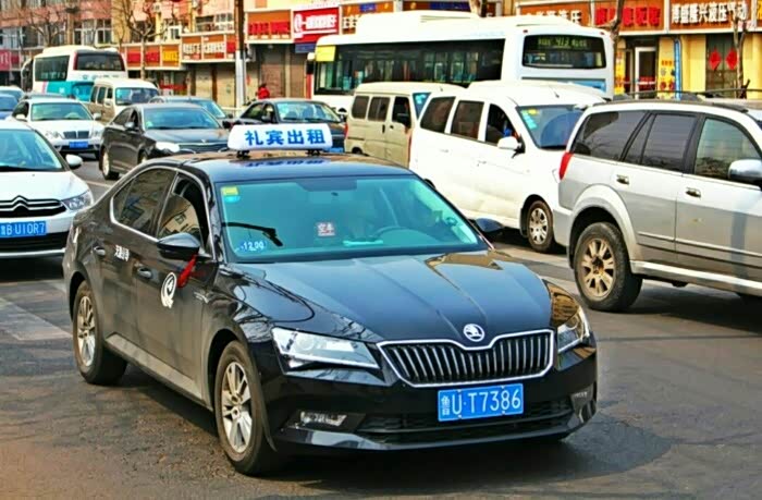 这青岛出租车吗?要就我记错