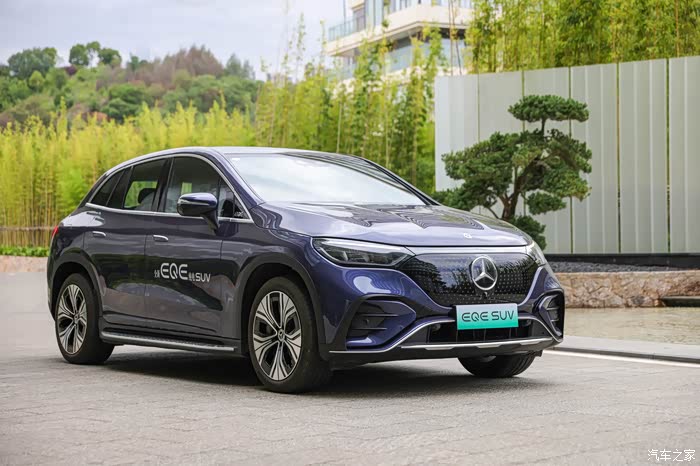 奔驰纯电eqesuv豪华电动生活
